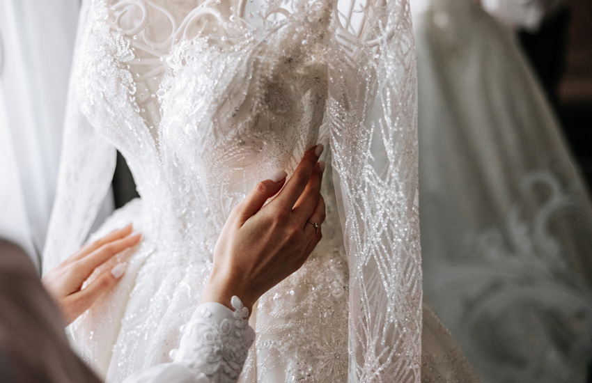 свадебное платье, невеста, руки