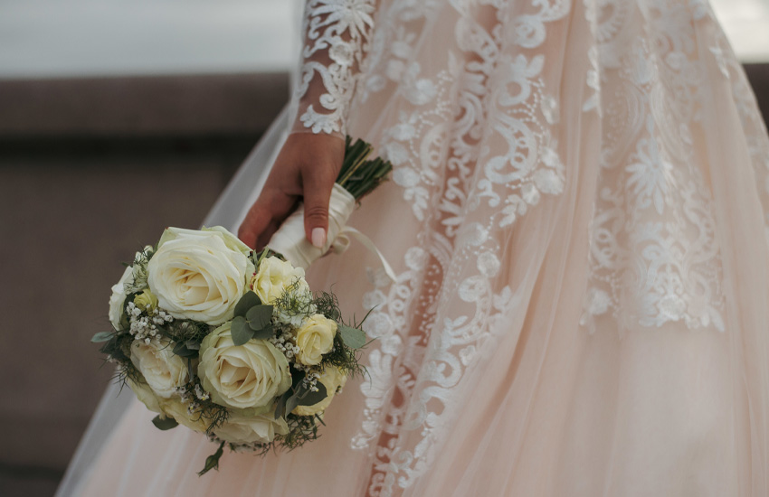 невеста, свадебное платье, букет невесты